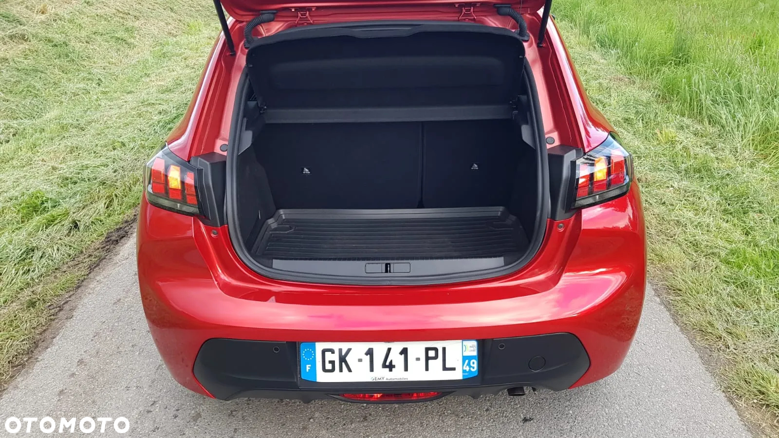 Peugeot 208 - 5
