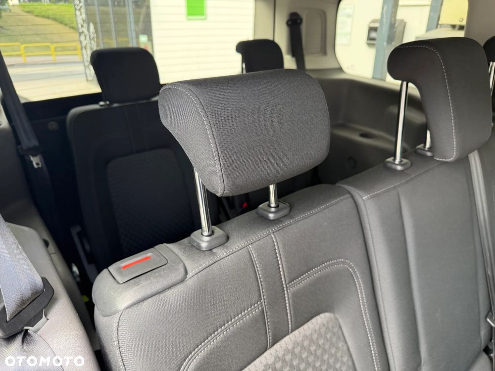 Ford Tourneo Connect Grand - 37