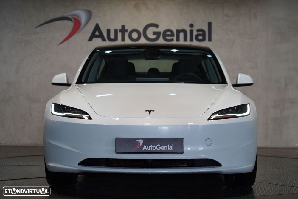 Tesla Model 3 - 3