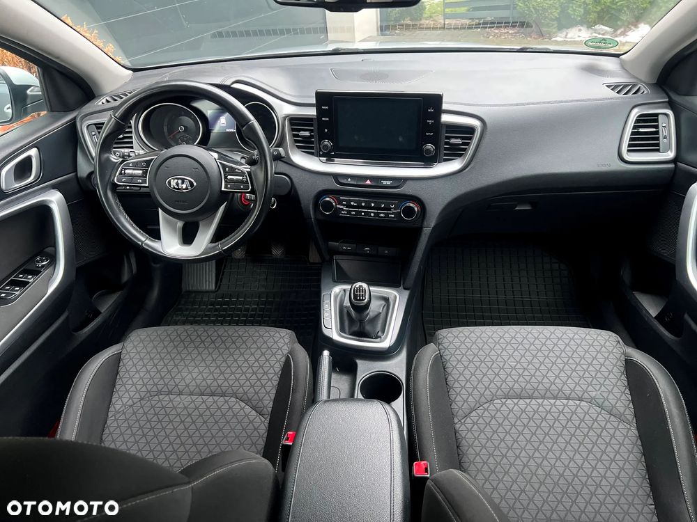 Kia Ceed 1.6 CRDi SCR M - 14