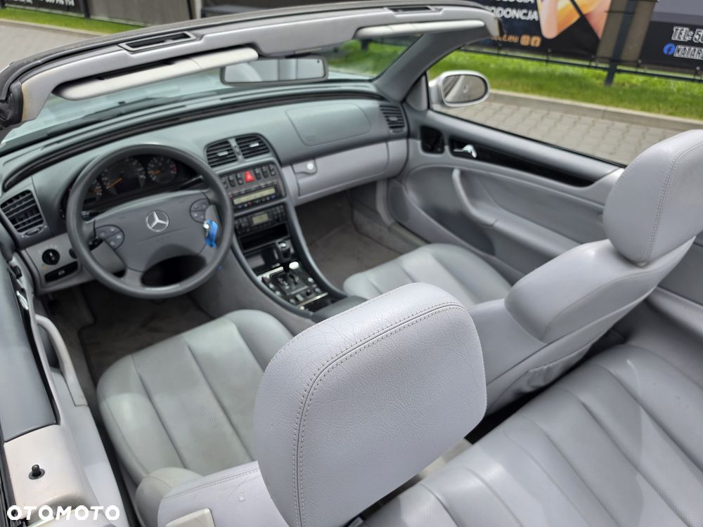 Mercedes-Benz CLK - 26