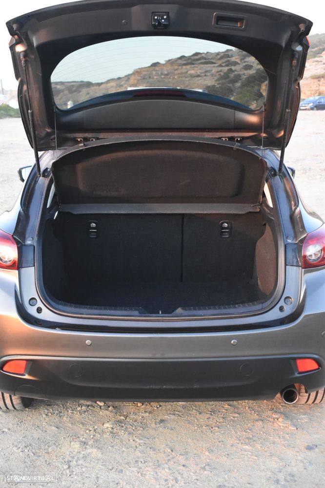 Mazda 3 Hatchback 1.5 Sky-G Evolve Navi - 23