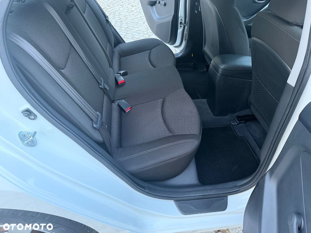 Hyundai Elantra 1.6 Comfort - 18