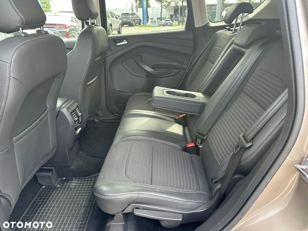 Ford Kuga - 13