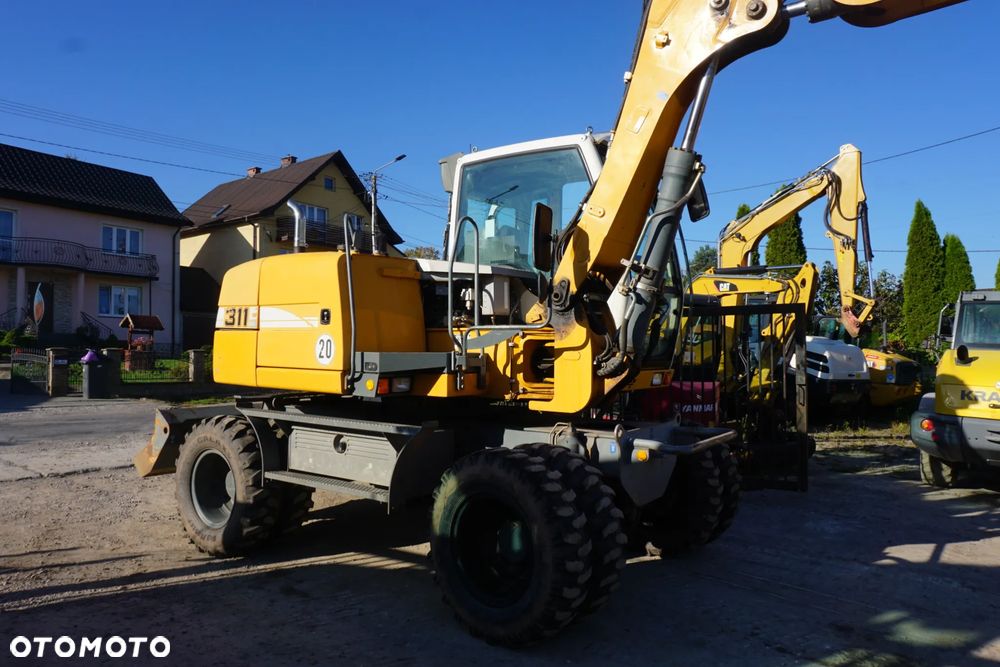 Liebherr A 311 - 2