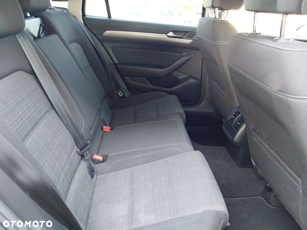 Volkswagen Passat Variant - 7