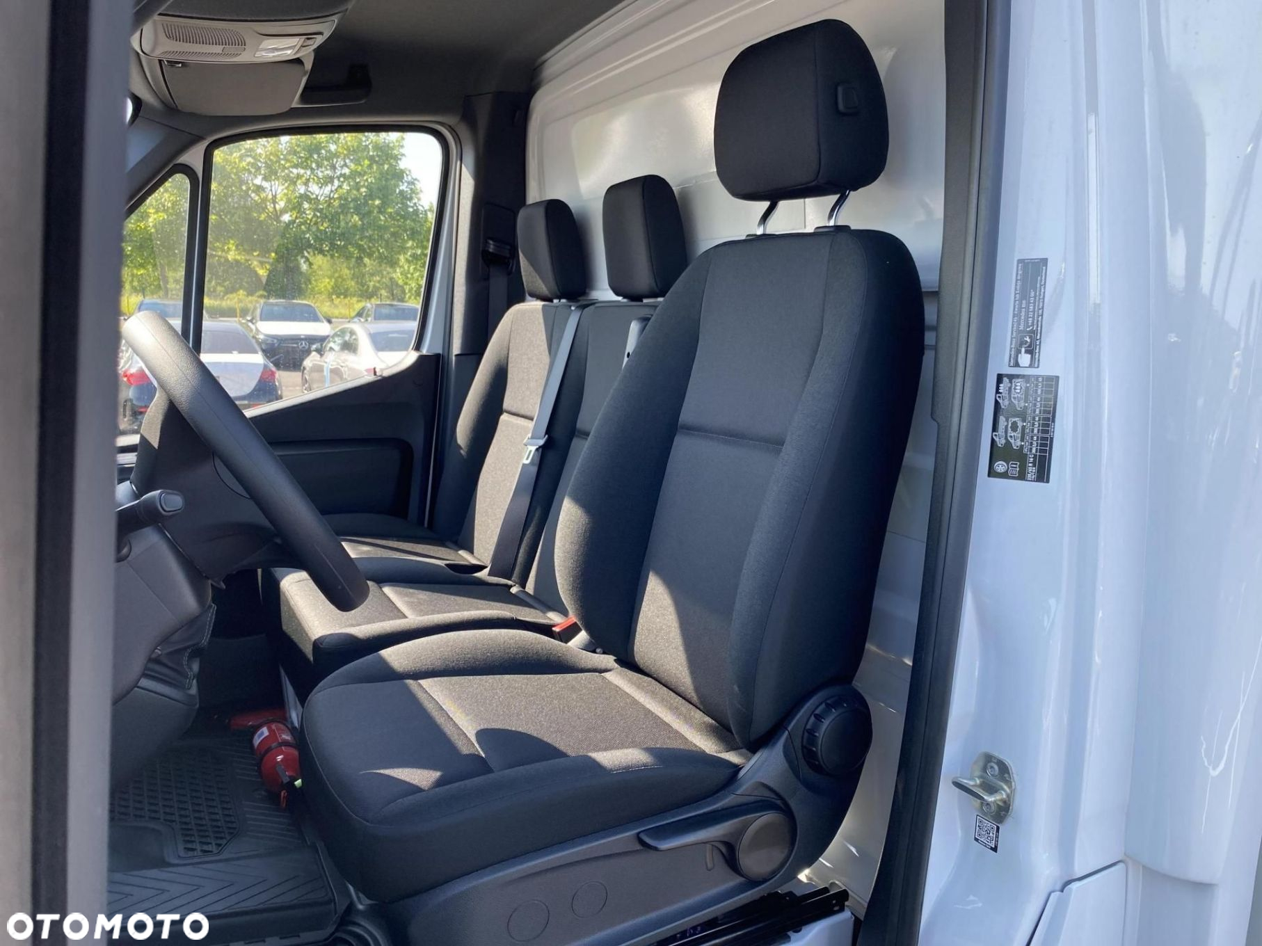 Mercedes-Benz Sprinter - 11
