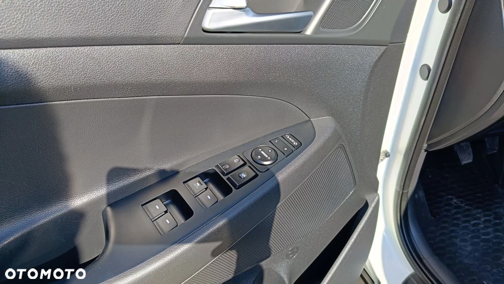 Hyundai Tucson 1.7 CRDI BlueDrive Style 2WD - 34