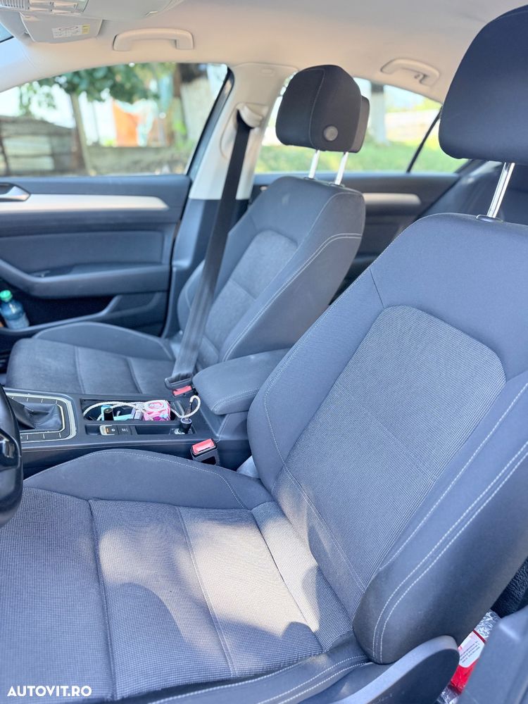 Volkswagen Passat 2.0 TDI SCR BlueMotion Comfortline - 12