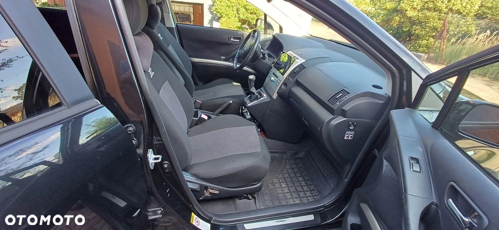 Toyota Corolla Verso - 17