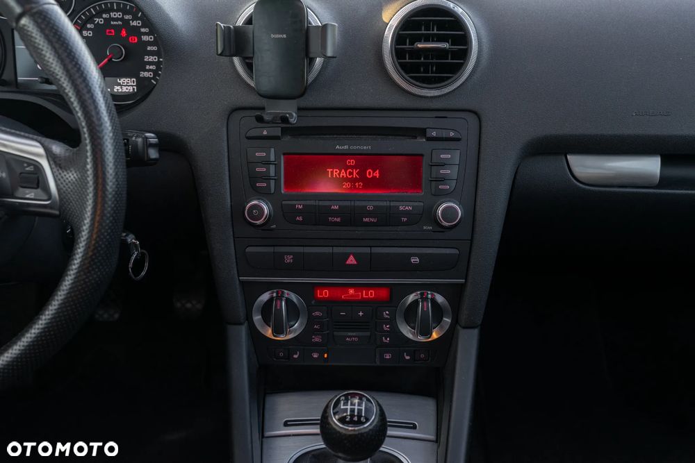 Audi A3 3-drzwiowe 1.8 TFSI S line Sportpaket - 32
