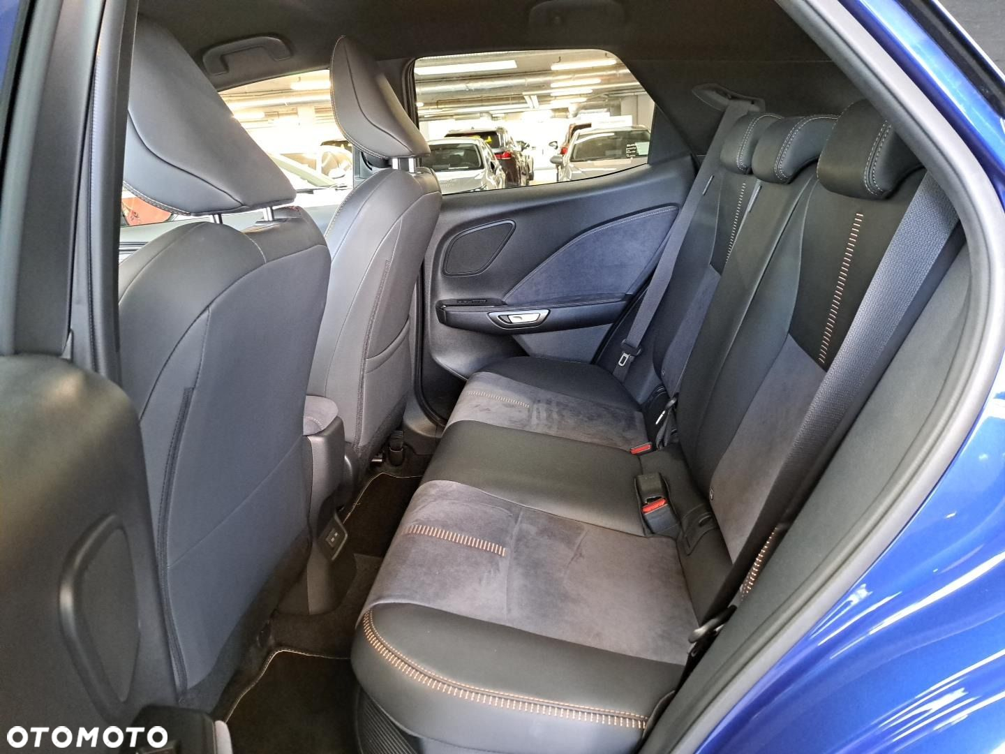 Lexus LBX 1.5 Hybrid Cool - 11