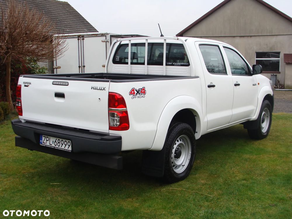 Toyota Hilux 2.5 D-4D DLX - 7