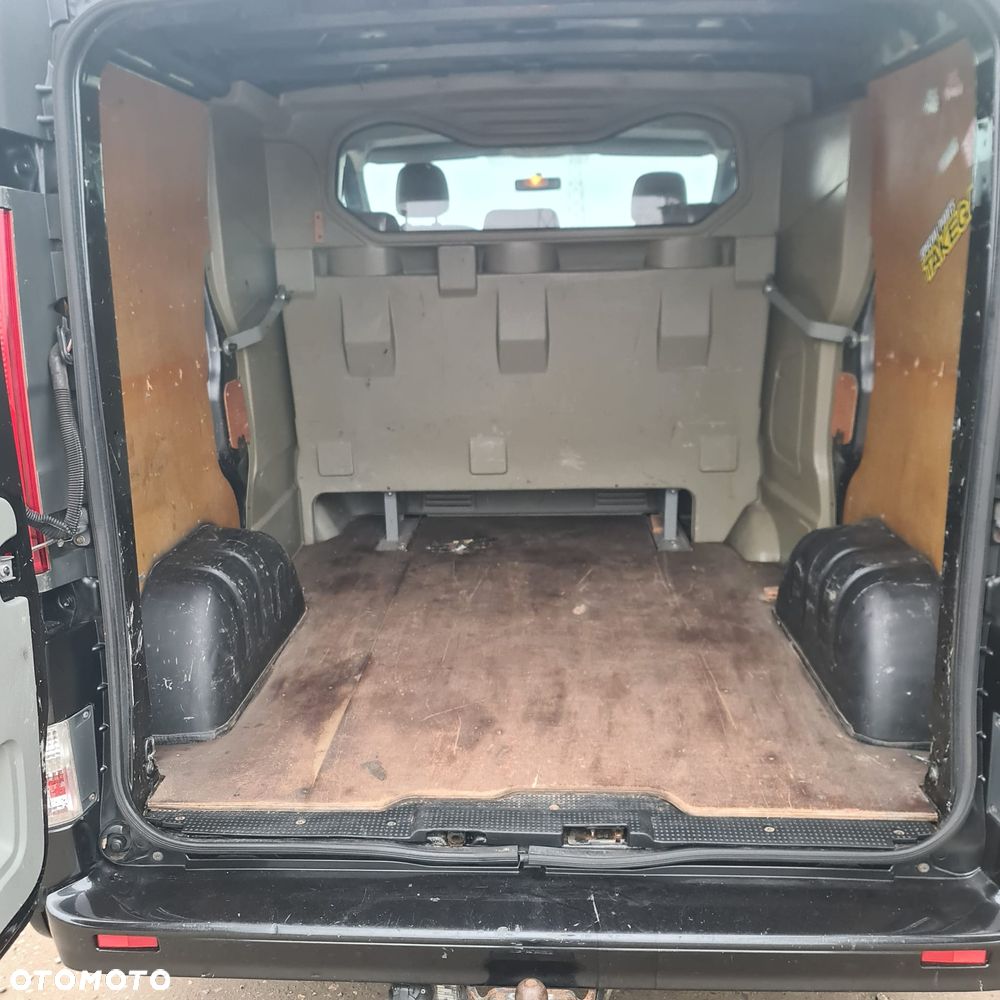 Opel VIVARO 6-OSOBOWY - 8