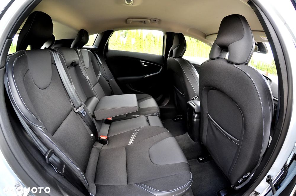 Volvo V40 D3 Inscription - 20