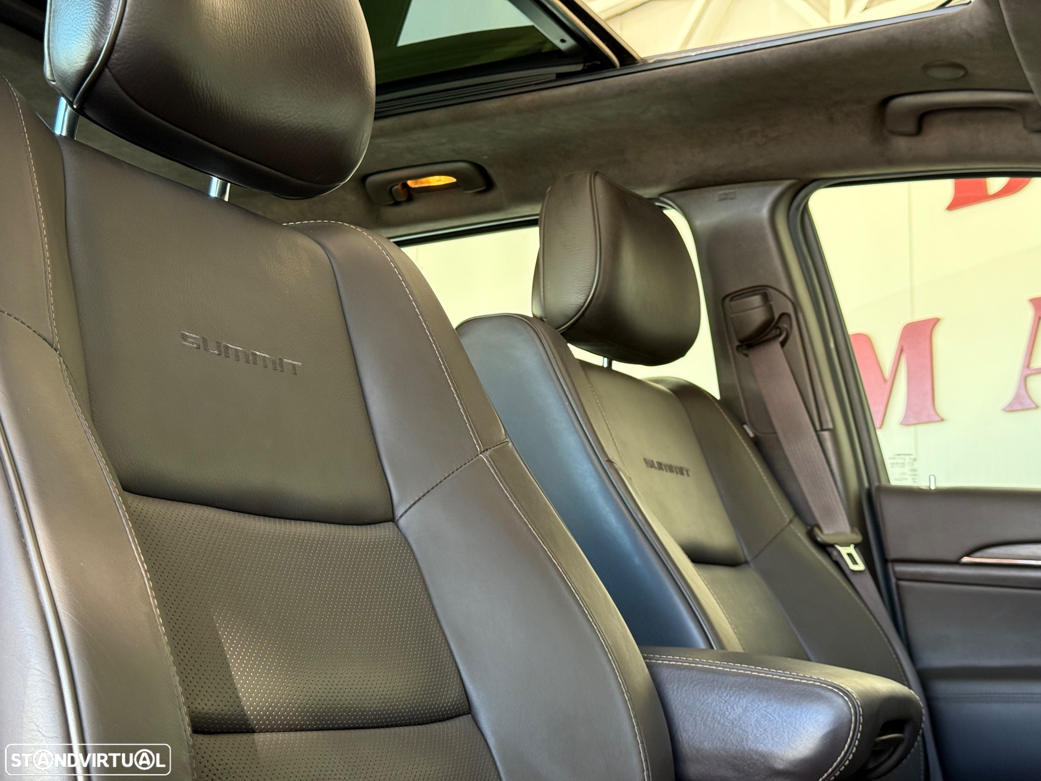 Jeep Grand Cherokee 5.7 V8 HEMI 4WD Auto Summit - 41