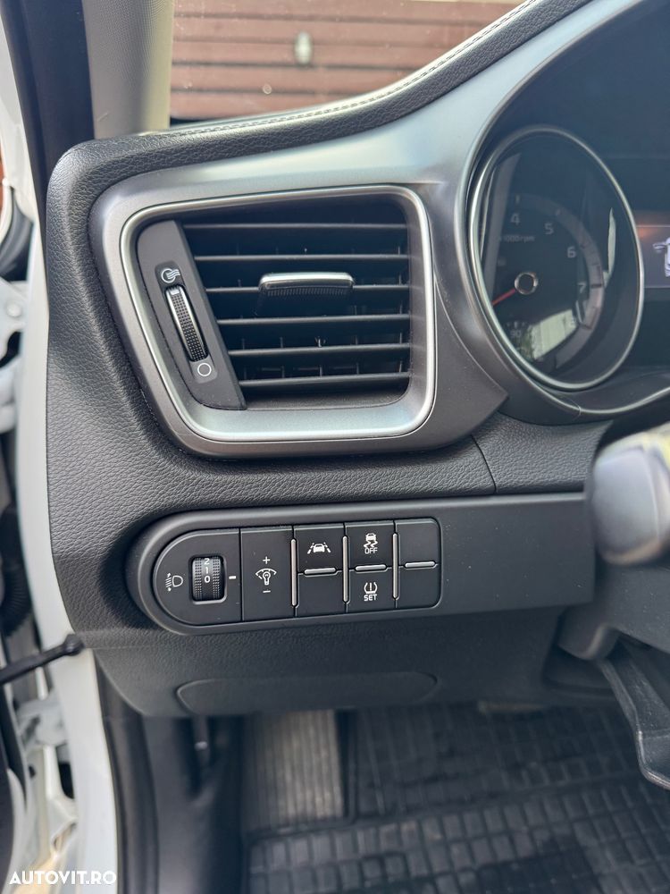 Kia Ceed 1.5 T-GDI 7DCT Best+ - 8