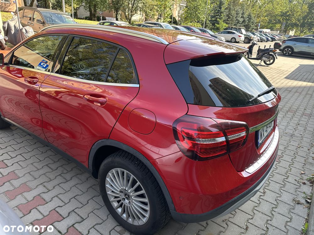Mercedes-Benz GLA 180 d 7G-DCT - 5