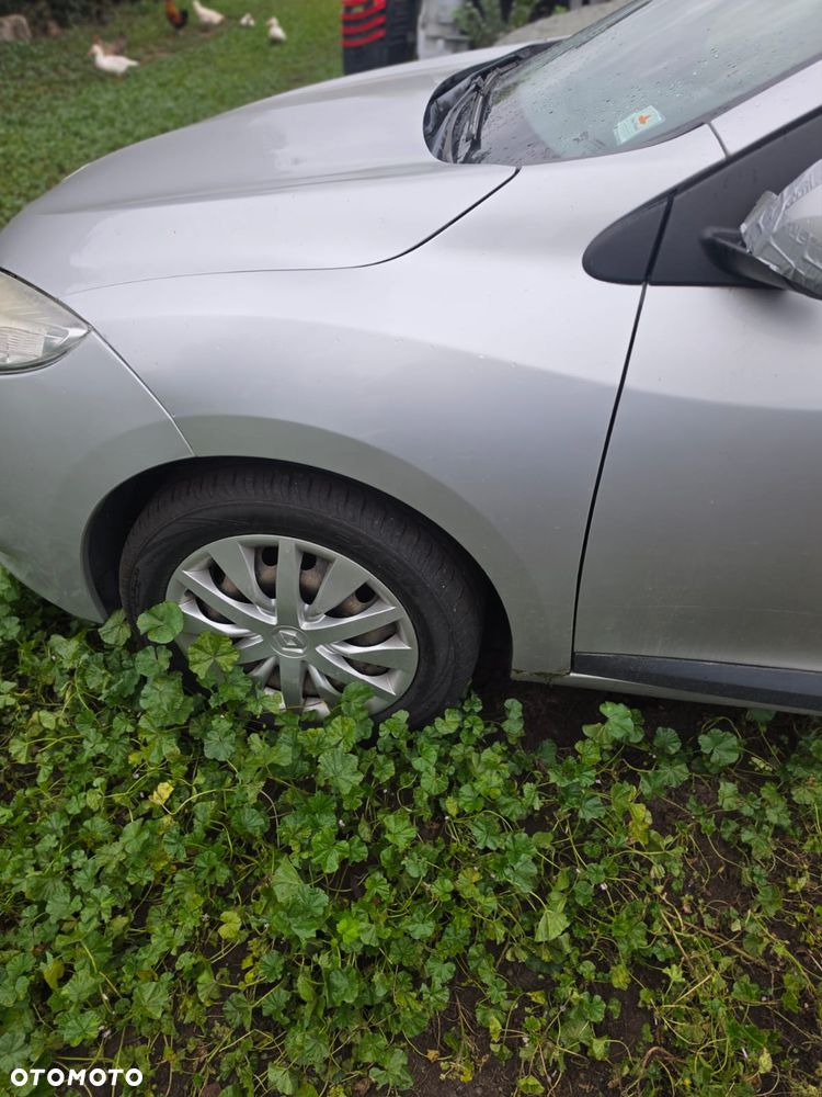 Kompletny  przód  Renault  megane  3 w kolorze - 2
