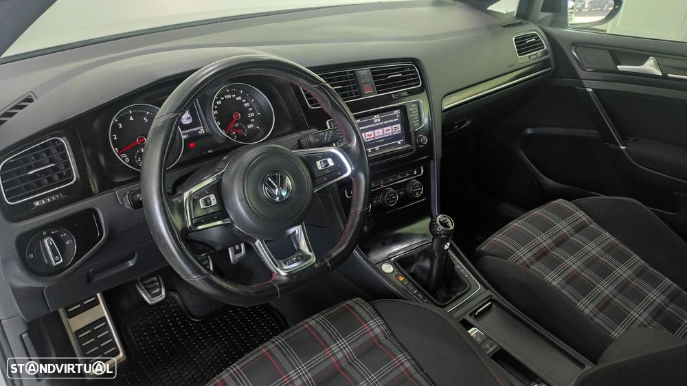 VW Golf 2.0 TSi GTi Performance - 5