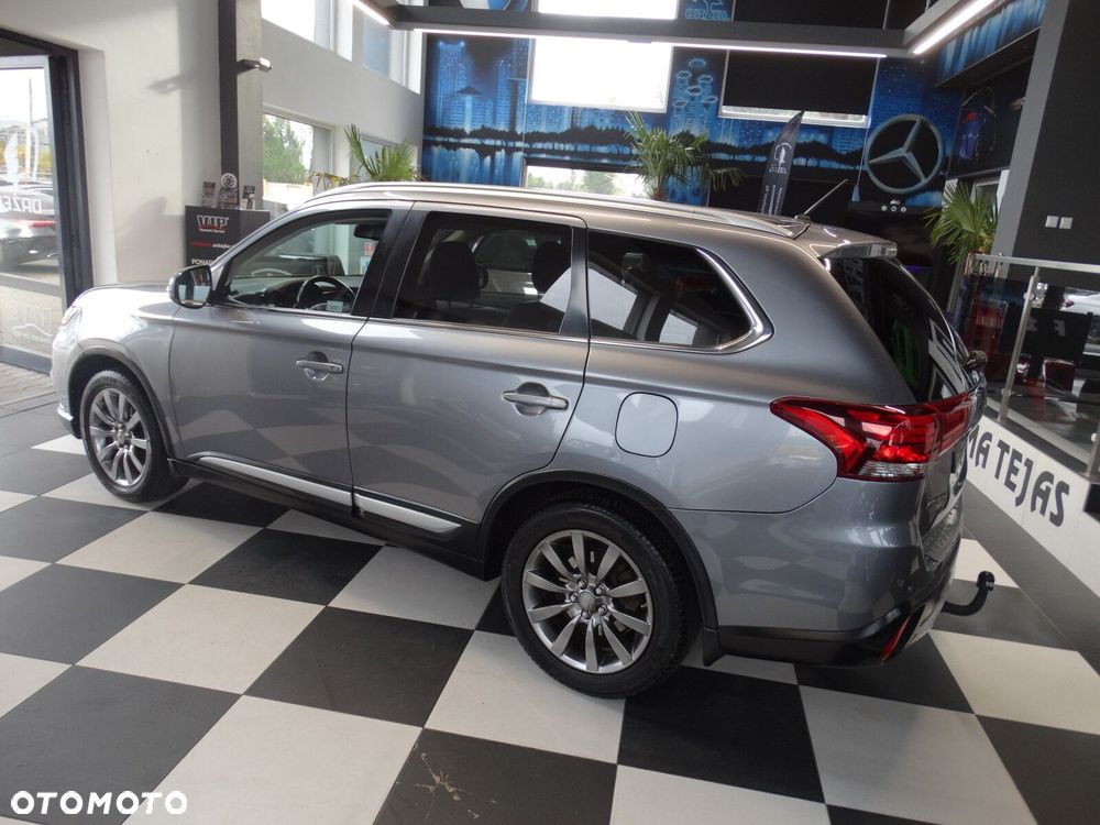 Mitsubishi Outlander - 7