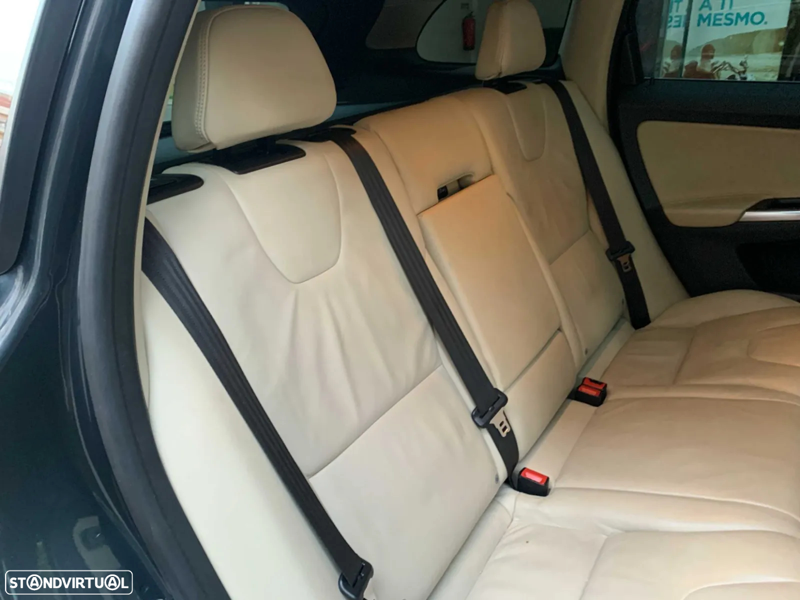 Volvo XC 60 2.0 D4 R-Design Summum Geartronic - 10