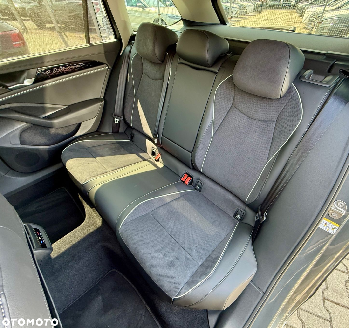 Volkswagen Passat - 14