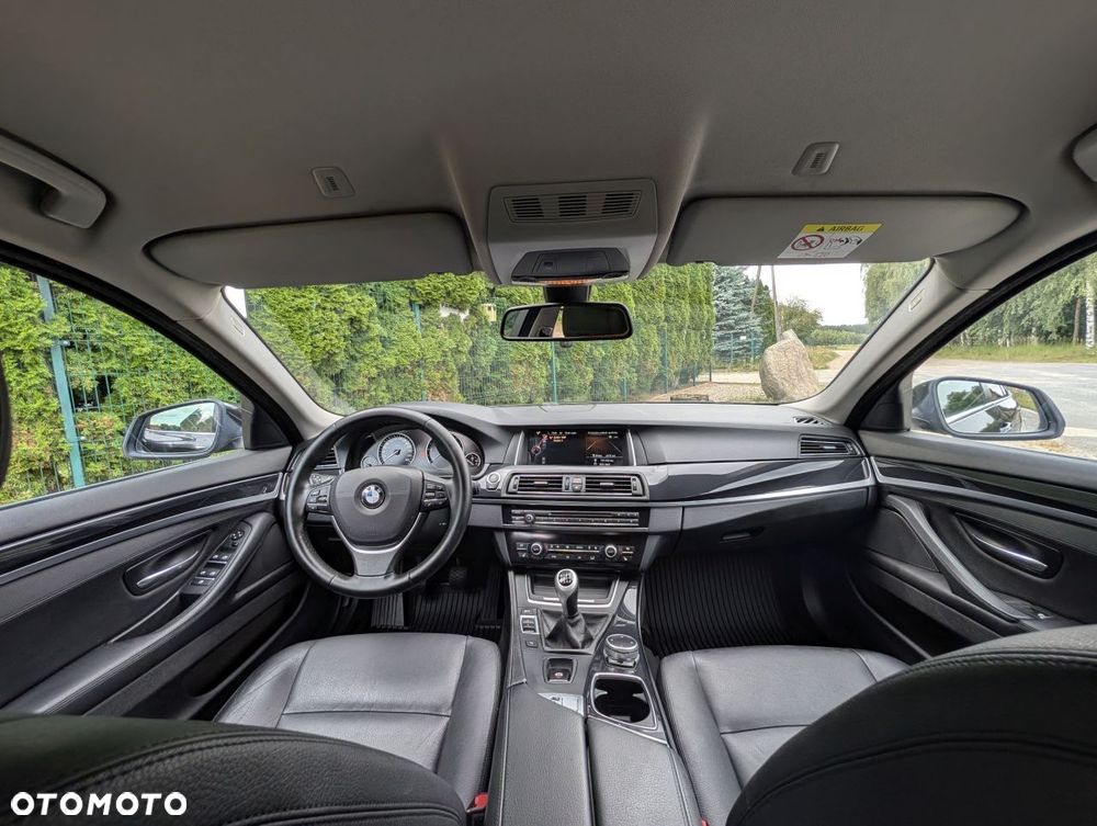 BMW Seria 5 520d Sport Line - 19