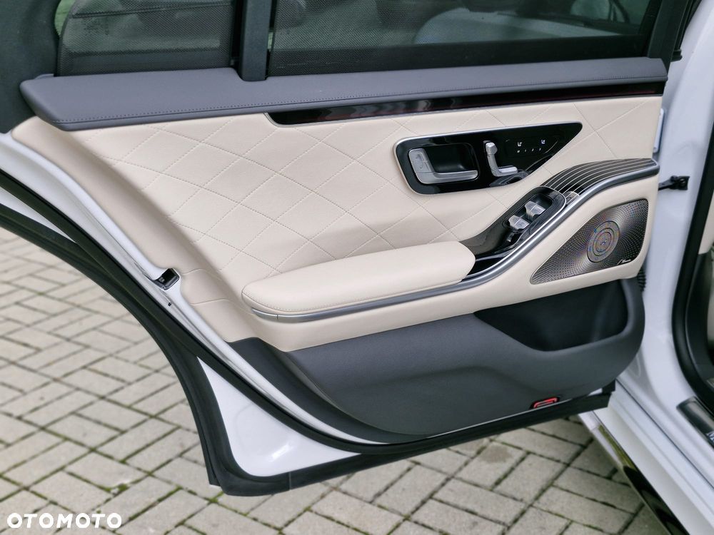 Mercedes-Benz Klasa S 580 4Matic L 9G-TRONIC - 27