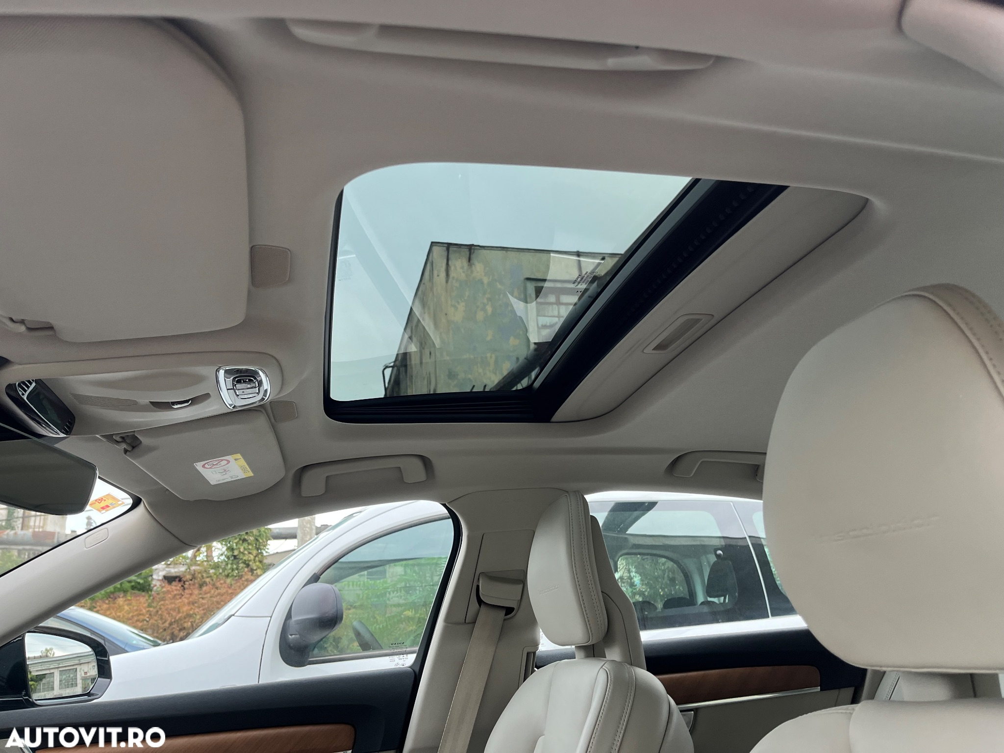 Volvo S90 T8 Twin Engine AWD Geartronic Inscription - 33