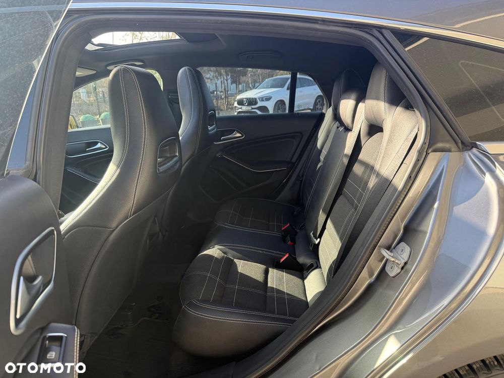 Mercedes-Benz CLA 220 d 7G-DCT SCORE - 19