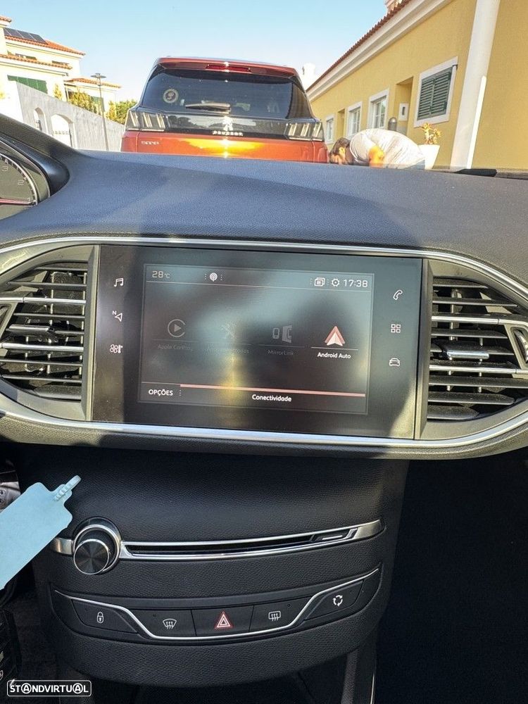 Peugeot 308 1.2 PureTech Allure J18 - 21
