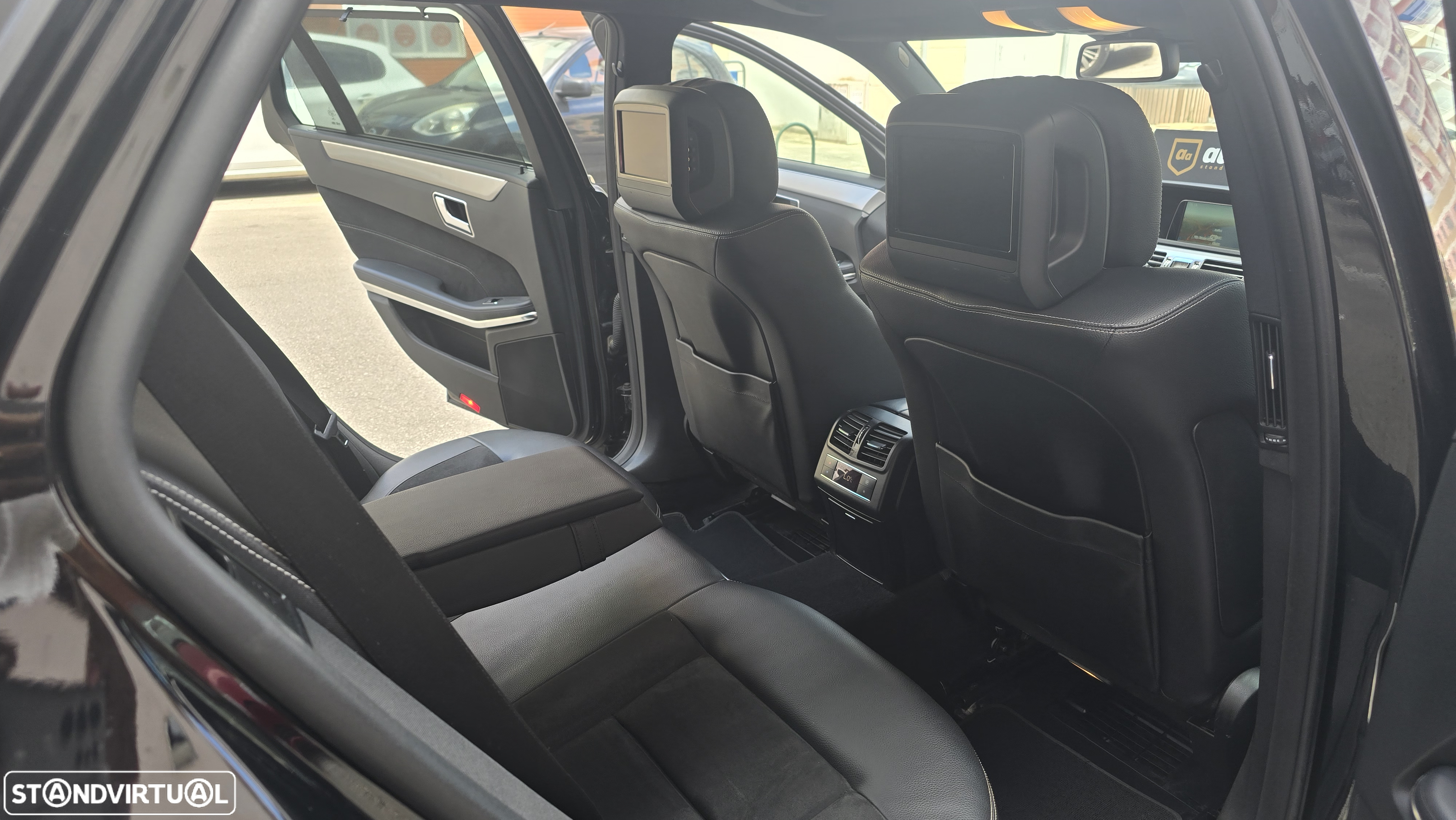 Mercedes-Benz E 300 Bluetec Hybrid Avantgarde - 22