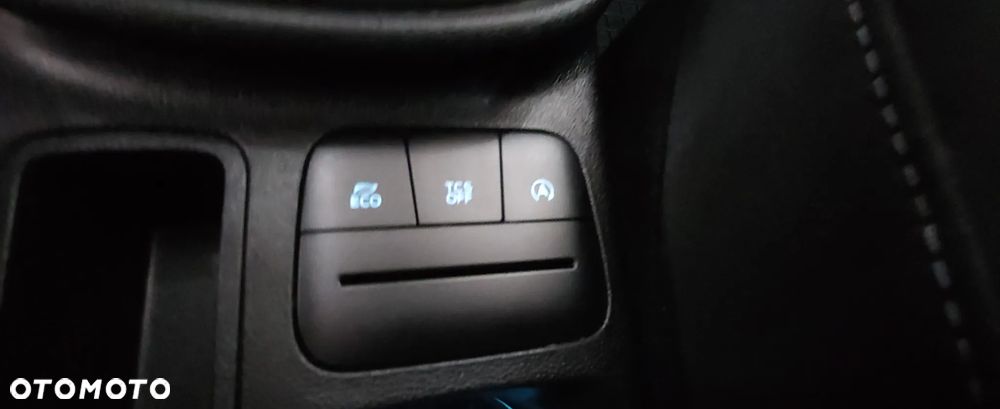 Ford Fiesta 1.1 S&S TITANIUM - 30