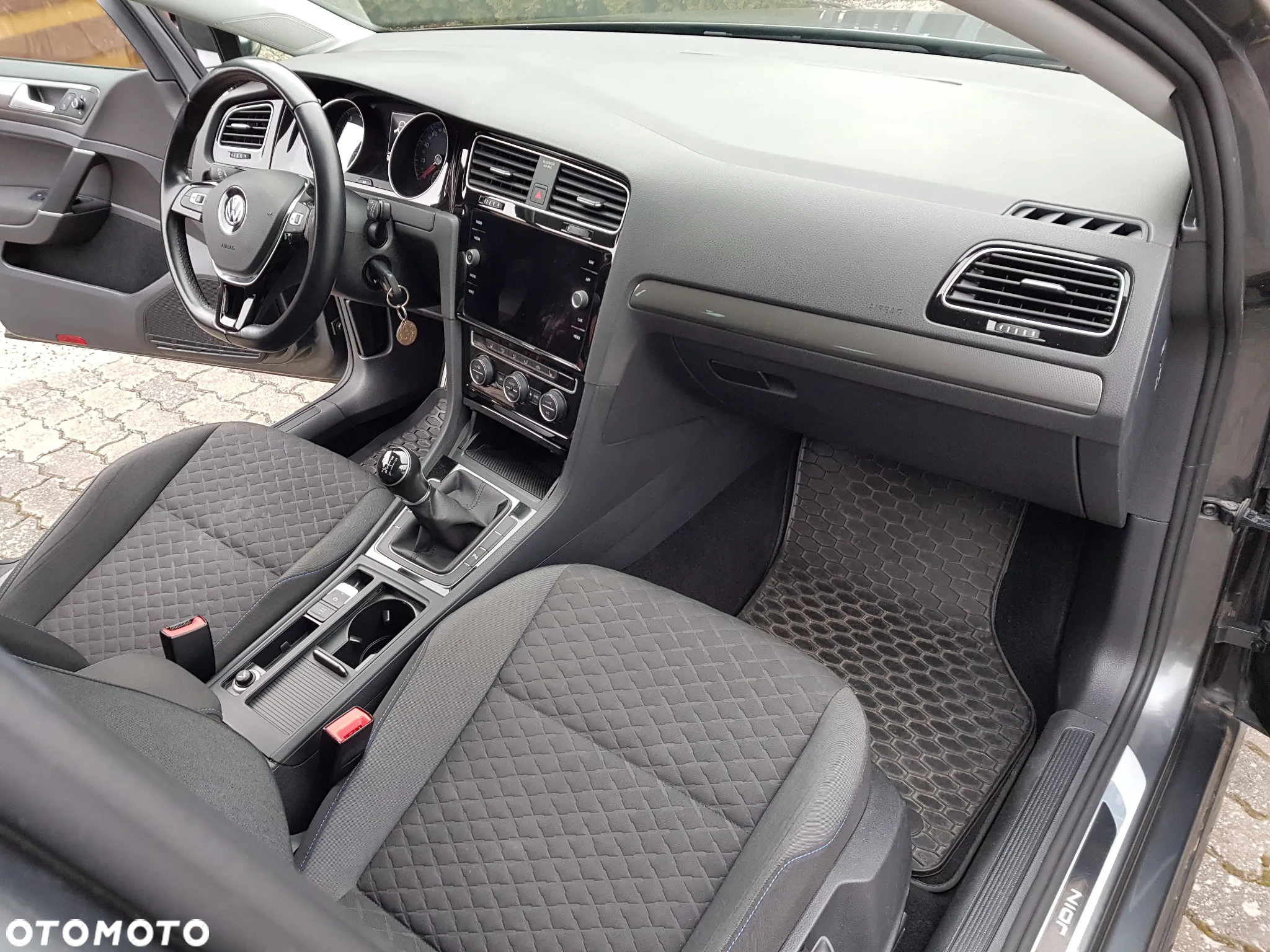 Volkswagen Golf 1.0 TSI BlueMotion Comfortline - 22