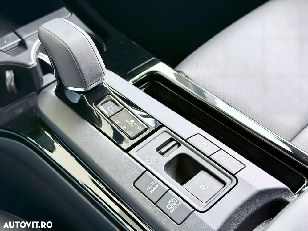 Toyota Prius 2.0 FWD PHEV Exclusive - 24