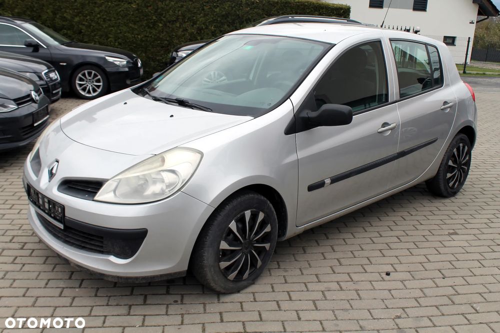 Renault Clio - 2