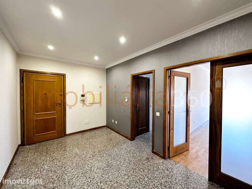 **Apartamento T3 à venda em localização privilegiada!** - Grande imagem: 2/18