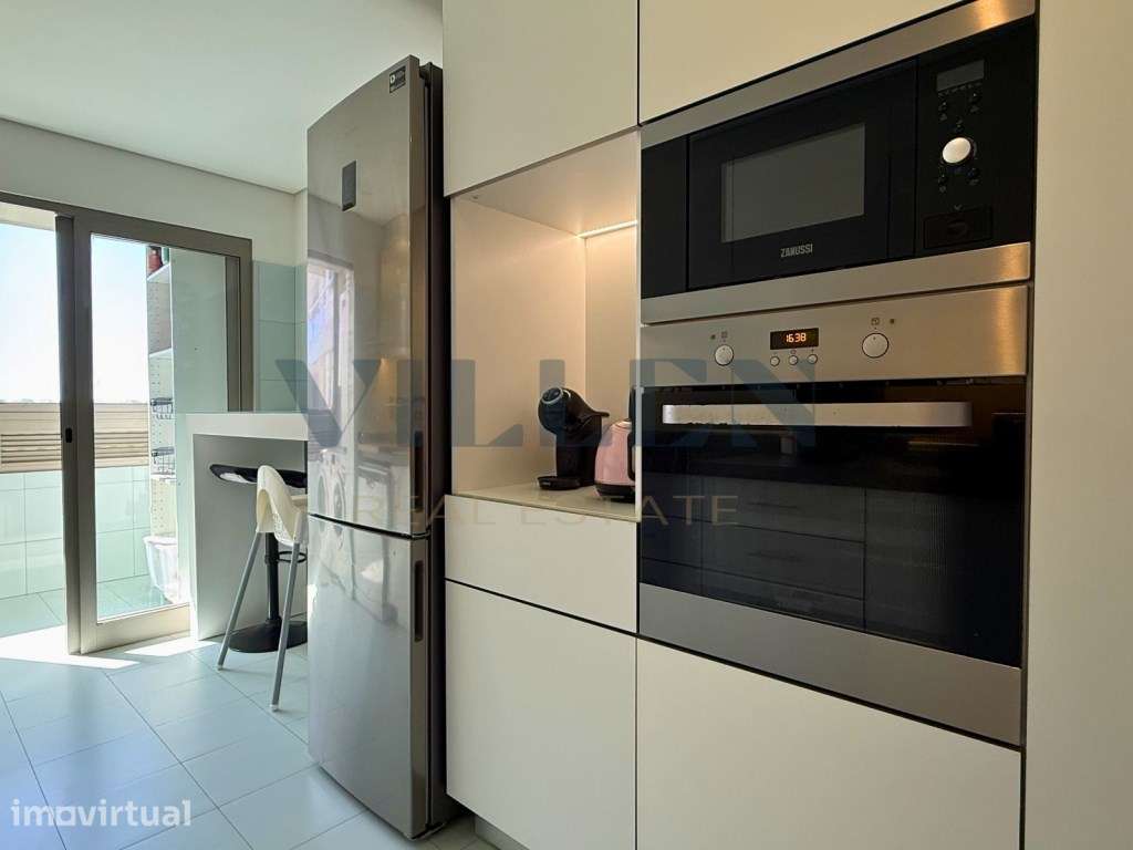 Apartamento T2 de Prestígio com Suíte, Closet, Garagem e Arrumos | ... - Grande imagem: 3/21