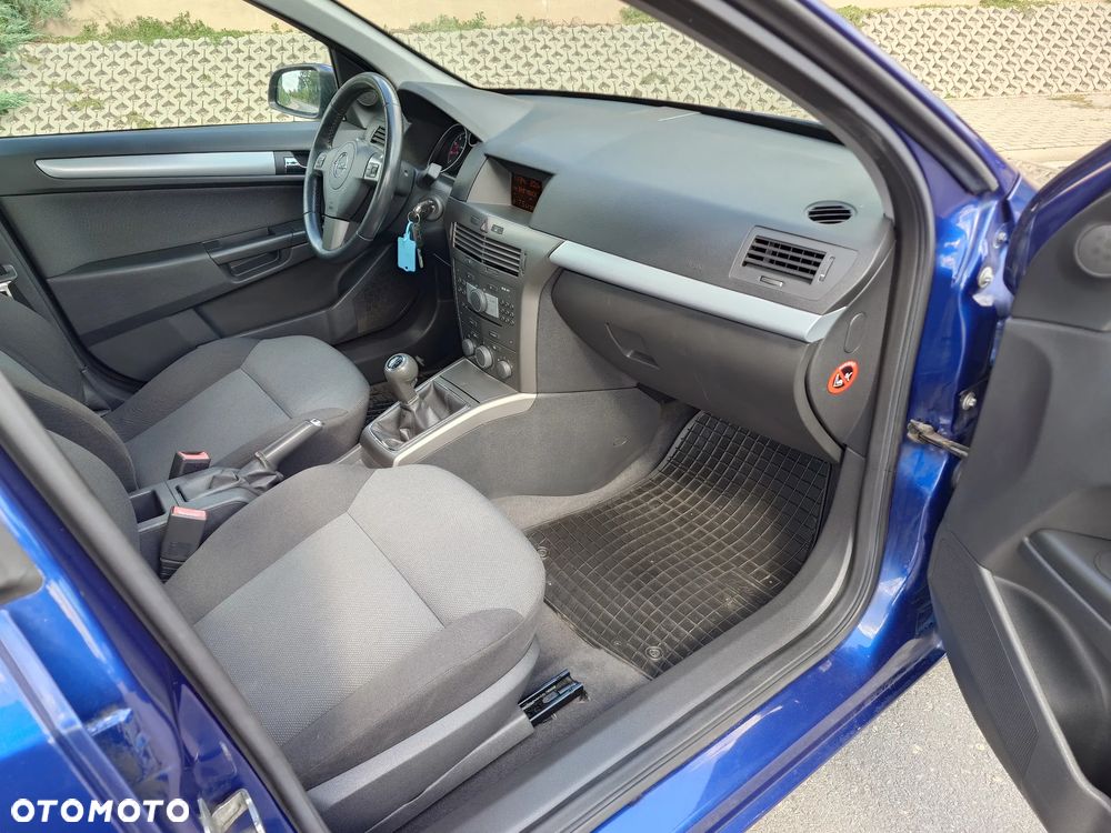 Opel Astra 1.6 Start - 10