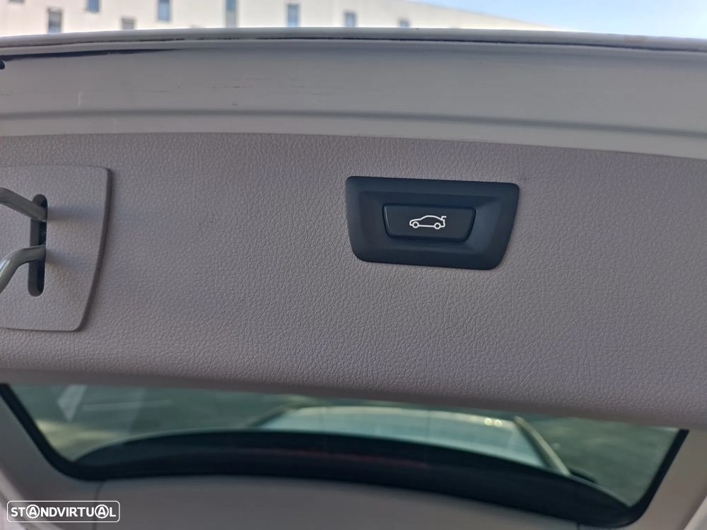 BMW 318 d Sport Line - 27