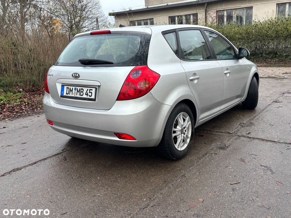 Kia Ceed 2.0 CVVT Spirit - 33