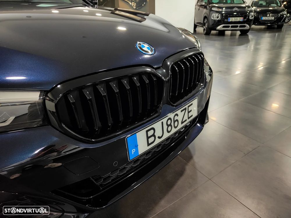 BMW 530 e Pack Desportivo M - 13