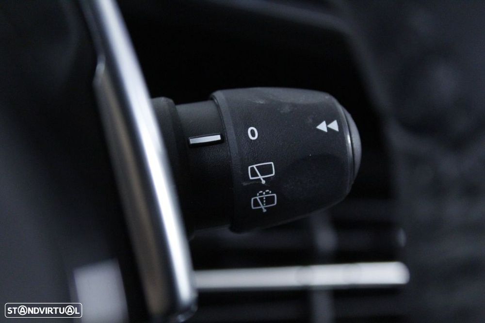 Peugeot 208 1.2 Hybrid Allure e-DCS6 - 26
