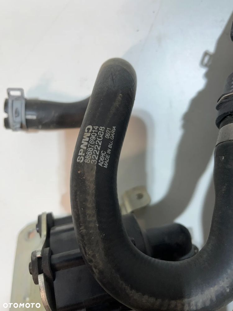VOLVO XC40 1.5 T3 POMPA PRZEWÓD WODY 32222673 - 2