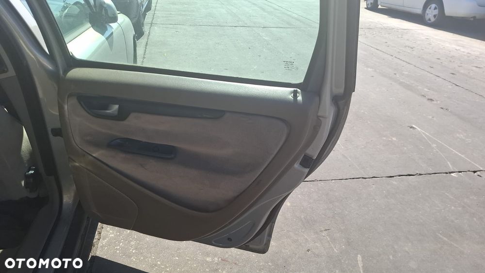 VOLVO V70 II 2.5TDI 99-05 ALUFELGI KOMPLET R15 - 28