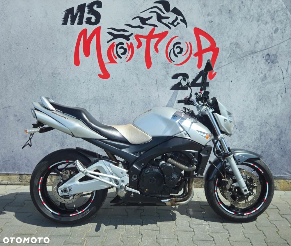 Suzuki GSR - 5