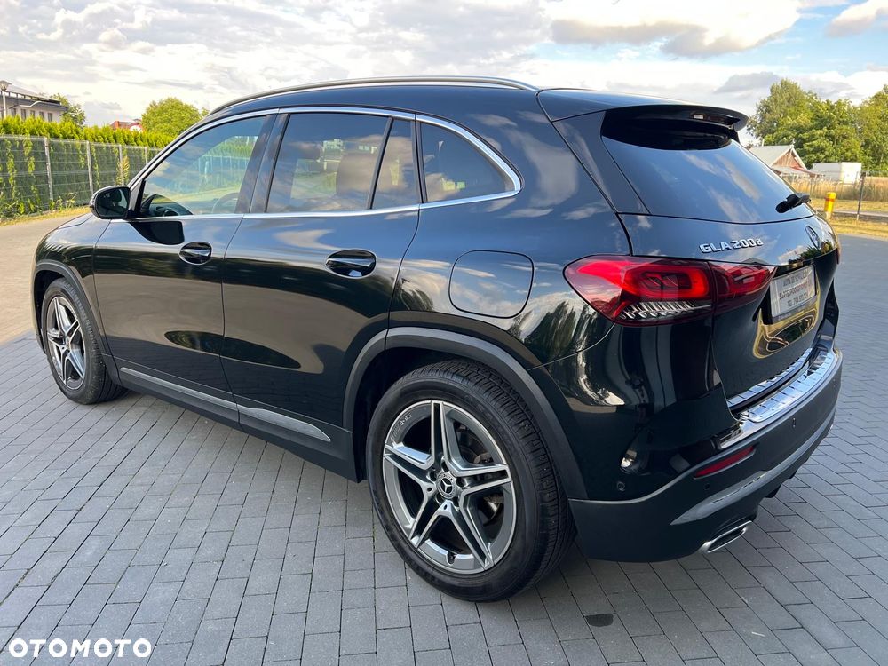Mercedes-Benz GLA 200 d AMG Line - 8