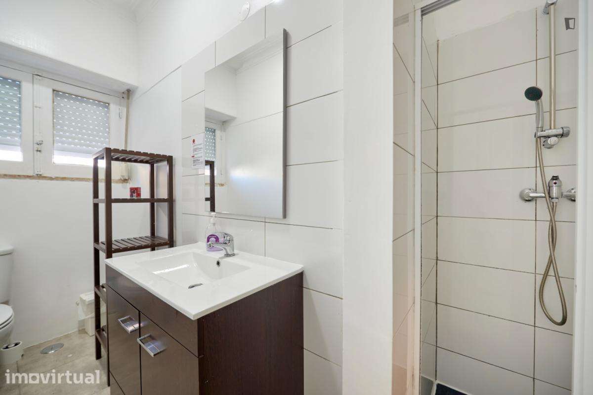 Quarto - localizado em Entrecampos Lisbon - Grande imagem: 3/12