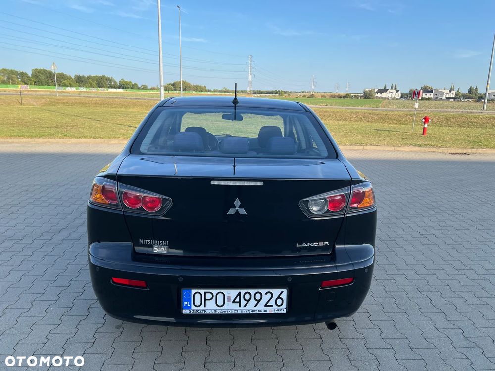 Mitsubishi Lancer 1.6 Invite - 3
